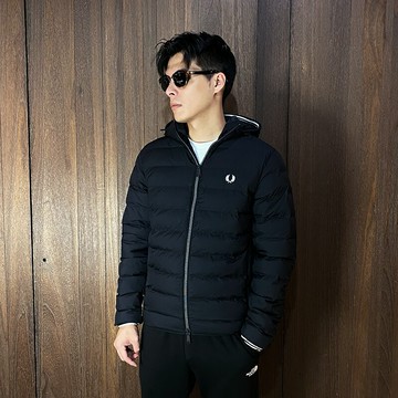 美國百分百【全新真品】Fred Perry 羽絨外套 連帽 男款 歐洲精品 保暖 logo 夾克 黑色 CU58