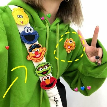 台灣✨ 可愛胸針 可愛卡通搞怪芝麻街刺繡胸針ins風少女心潮玩偶裝飾徽章衣服配飾