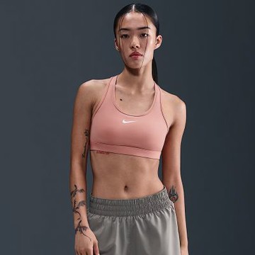 NIKE 運動內衣 女 中度支撐 內縫式襯墊 AS W NK SWSH MED SPT BRA 粉橘 DX6822-685