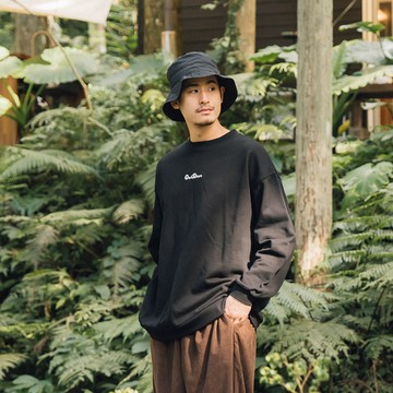 outdoor文字刺繡寬版衛衣 1/2