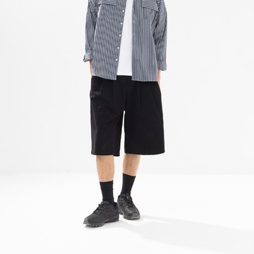 男裝 素面斜紋打褶造型短褲-黑 S-XL