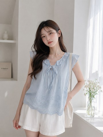 【限時79折】氧氣系列．夏日拾穗荷葉滾邊壓褶刺繡緹花上衣-6773