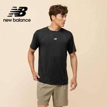 【New Balance】吸濕排汗籃球緹花短袖長衣_男性_黑色_MT51607BK