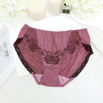 內褲 台灣製宮廷風親膚透氣刺繡蕾絲內褲_玫紅色
