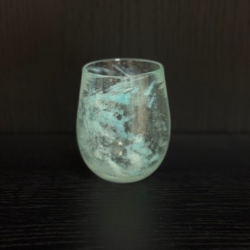 晨霧薄光玻璃杯