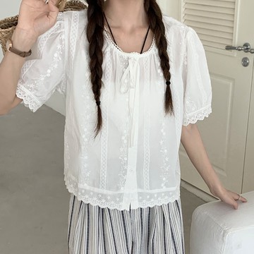 甜美蕾絲花邊係帶襯衣121569C