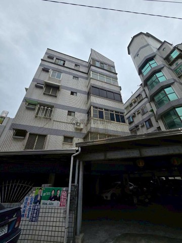 東港單價不用9萬最便宜華廈有電梯四房平面車位｜屏東縣東港鎮明德一街