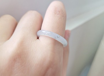 【親翠】天然翡翠 冰潤微透偷放光撒烏雞點手指鐲14號戒圈