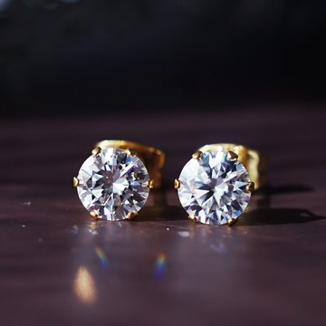 大克拉 莫桑石 6mm 醫療級不鏽鋼 針式耳環 晶透