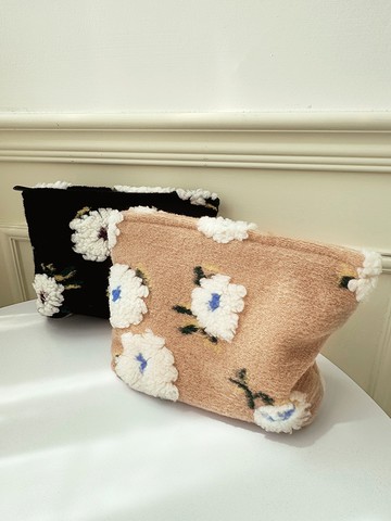 羊羔毛絨花朵化妝收納包