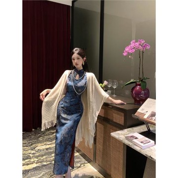 新中式針織外搭早秋純色鏤空百搭長款披肩搭配旗袍開衫流蘇斗篷