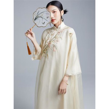 陌遇2025新款中式復古100%真絲刺繡大碼改良旗袍新中式氣質連衣裙