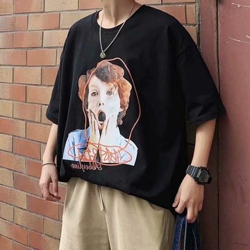 ??【MLM】?? 正韓衣著 大呎碼 五分袖 大學T T恤 潮T 時尚 帥氣滿印花短T 男生衣著