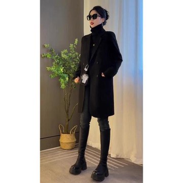 點點秋冬新款高級感赫本風超好看顯瘦保暖中長款復古黑色西裝外套