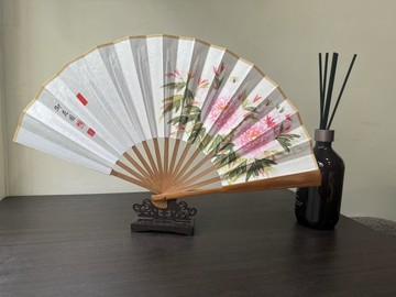 芍藥絹布摺扇典藏組 含底座與扇套