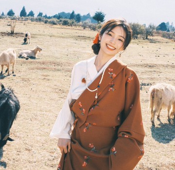 【溫暖橙調】 城市遊牧風/花朵刺繡藏袍