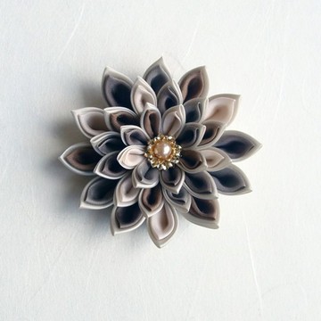 胸針 棕色MIX 「つまみ細工」