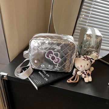 ⭐臺灣出貨⭐新款今年流行揹包高顏值手機包卡通可愛少女單肩包菱格刺繡斜挎包