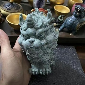 【鎮宅鎖運】青砂石招財麒麟國潮擺件 青石茶寵擺設 瑞獸麒麟瑞獸麒麟/醒獅/石獅 吉祥物 客廳辦公室桌面裝飾 魚缸造景