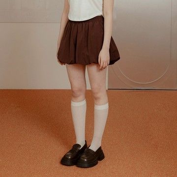 QUEENSHOP_S 女裝 可麗露-素面花苞短褲 現+預 【04130329】