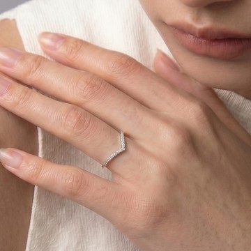 Haute｜V 型鑽石 18K 白金線戒