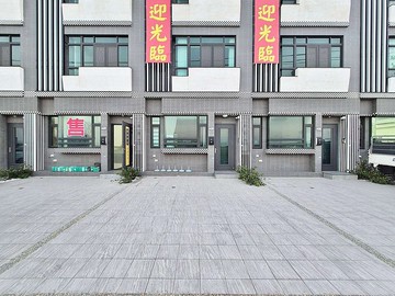 龍海國小全新完工．臨路雙車位｜菁英四套房電梯別墅｜台中市龍井區中山中路二段