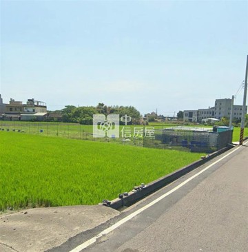 苑裡有貨櫃屋及圍籬方正農地｜苗栗縣苑裡鎮藍田段