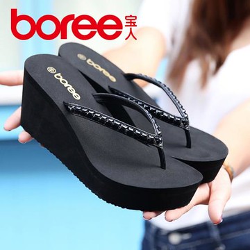 寶人外穿人字拖女2025夏季水鉆拖鞋坡跟沙灘鞋松糕防滑厚底涼拖鞋