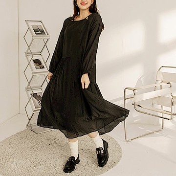 雲朵自訂款-直紋理鏤空領不對稱抓皺洋裝-OB大尺碼