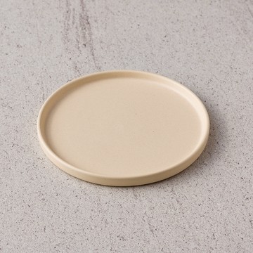 WAGA 簡約淡雅 18cm 陶瓷平盤｜嫩黃｜單品