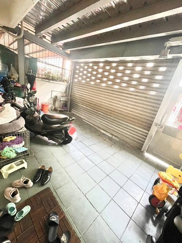 大里塗城商圈大面寬大地坪孝親透天｜台中市大里區美群路