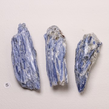 藍色小精靈 |藍晶石原礦  三入組合 切斷負面能量索  水晶療癒 水晶排列 動物溝通課使用 3CT24-05