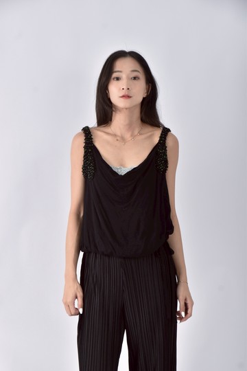(S) huang shu chi串珠無袖黑色上衣