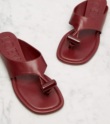 Loewe Toggle leather thong sandals