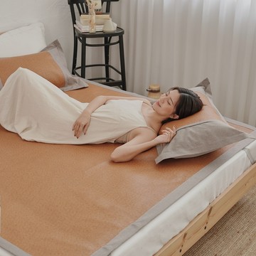 BUHO 3D立體日式天然涼蓆組-亞藤褐 - 5尺雙人