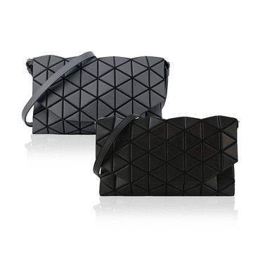 [平輸版]ISSEY MIYAKE 三宅一生 BAOBAO TONNEAU MATTE霧面幾何菱格翻蓋斜背包(多色選)/真品平輸