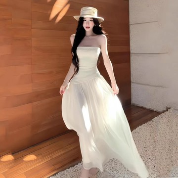 【桃喜Rich女裝】白色洋裝 法式洋裝 高階感抹胸連衣裙女 收腰顯瘦長裙 氣質洋裝 海邊度假洋裝 A字裙 名媛洋裝