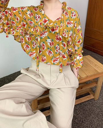 絲質荷葉花卉上衣