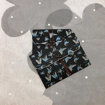 帕帕拉夏手工坊【手拿筆電包】萬用/外出/環保 綁帶款-海鳥相愛