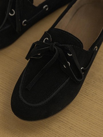 Handcrafted Lace Up Suede Loafer [Black]