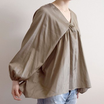 棉質柔軟緞面 V 領插肩式橫切上衣摩卡色 Made-to-order
