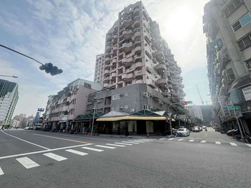 楠梓｜德賢商圈｜三角窗1+2+3店面｜高雄市楠梓區加仁路