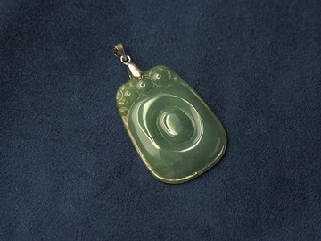 福瓜 | 冰糯起膠油綠 | 天然翡翠玉珮項鍊