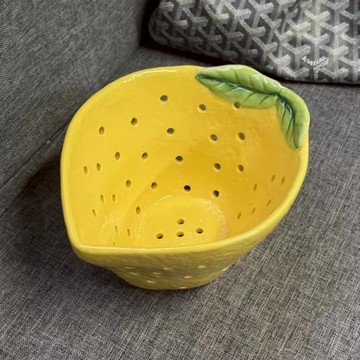 英國UO家🍋Lemon 檸檬瀝水籃🧺 水果瀝水碗 手繪釉下彩工藝 檸檬造型碗 鏤空水果碗 可愛水果造型籃