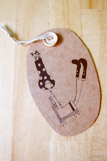 大頭症女孩英文字母書籤 - V