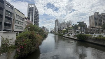 愛河河景景觀房|高樓兩層隨意規劃|潛力小豪宅｜高雄市前金區市中一路
