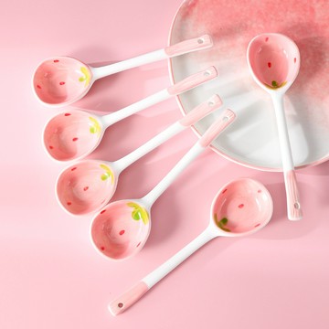 【三層肉】草莓長柄陶瓷湯勺 陶瓷餐具 湯匙 湯勺 布丁湯匙 攪拌棒 馬克杯勺 咖啡勺 下午茶杯勺 勺子 甜點勺 攪拌勺