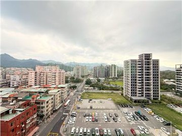 稀有釋出青雲電梯三房+坡車-我是承辦張貴英｜新北市土城區青雲路