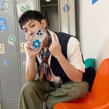 SIMON極度厭世極光霧透MagSafe iPhone手機殼