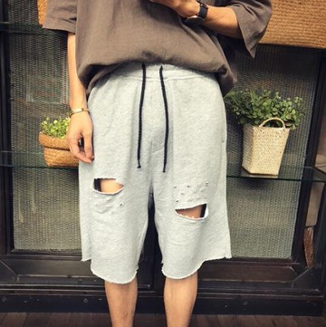 FINDSENSE MD 日系 時尚潮 男 休閒 寬鬆 舒適 破洞 休閒短褲 五分褲 沙灘短褲 運動短褲